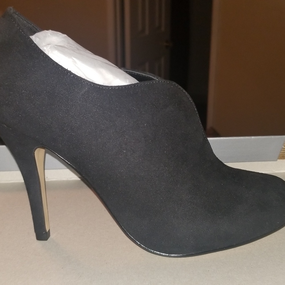 Black Healed ankle- booties